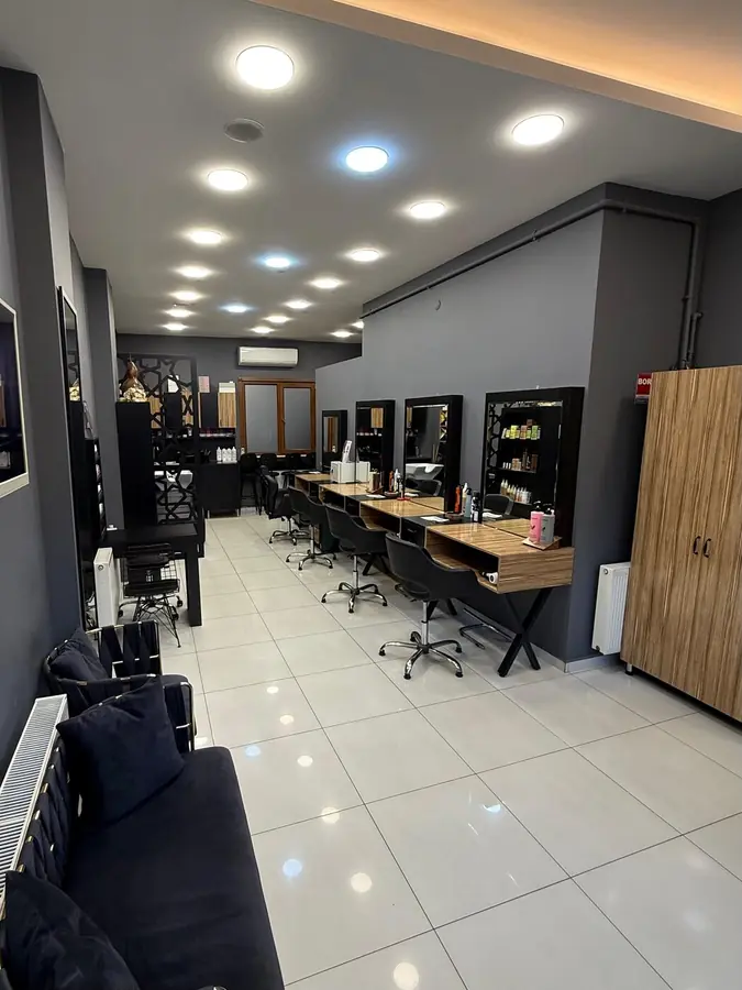 İnce Saç Tasarım salon iç mekânı — Altıntepsi, Bayrampaşa